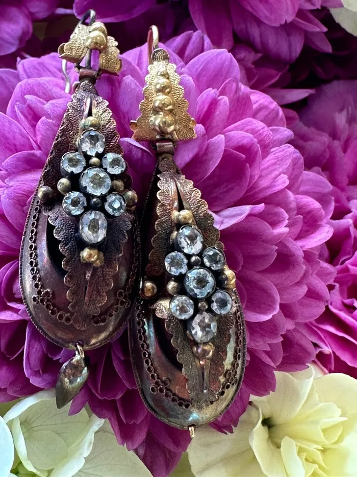 Earrings ONeills Estate Jewelry 18 Karat Yellow Gold White Sapphire Pin Earring Set 44500089 Earrings ONeills Estate Jewelry 18 Karat Yellow Gold White Sapphire Pin Earring Set 44500089