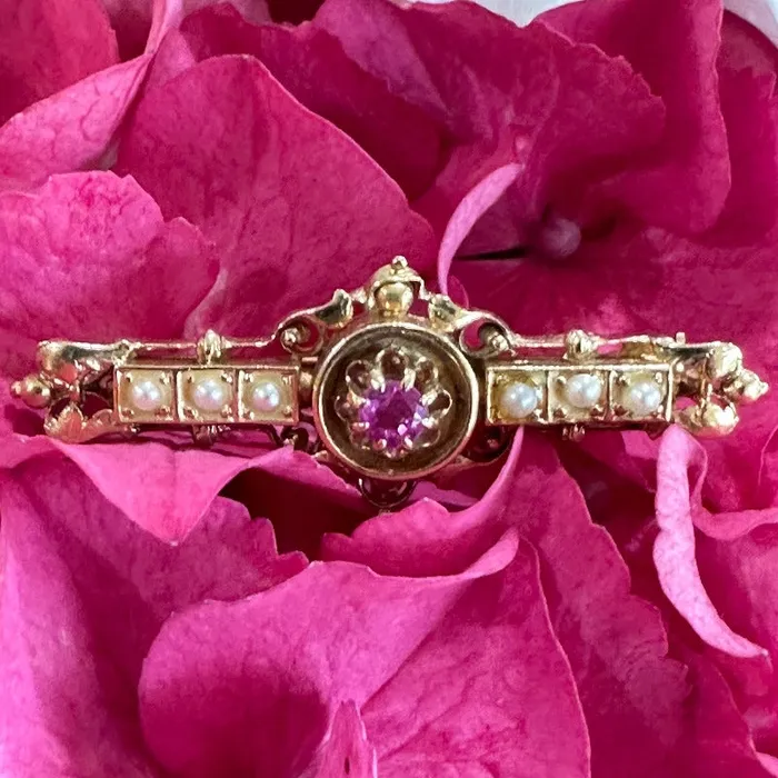 Necklaces ONeills Estate Jewelry 14 Karat Yellow Gold Pearl Red Glass PinPendant 54800125 Necklaces ONeills Estate Jewelry 14 Karat Yellow Gold Pearl Red Glass PinPendant 54800125