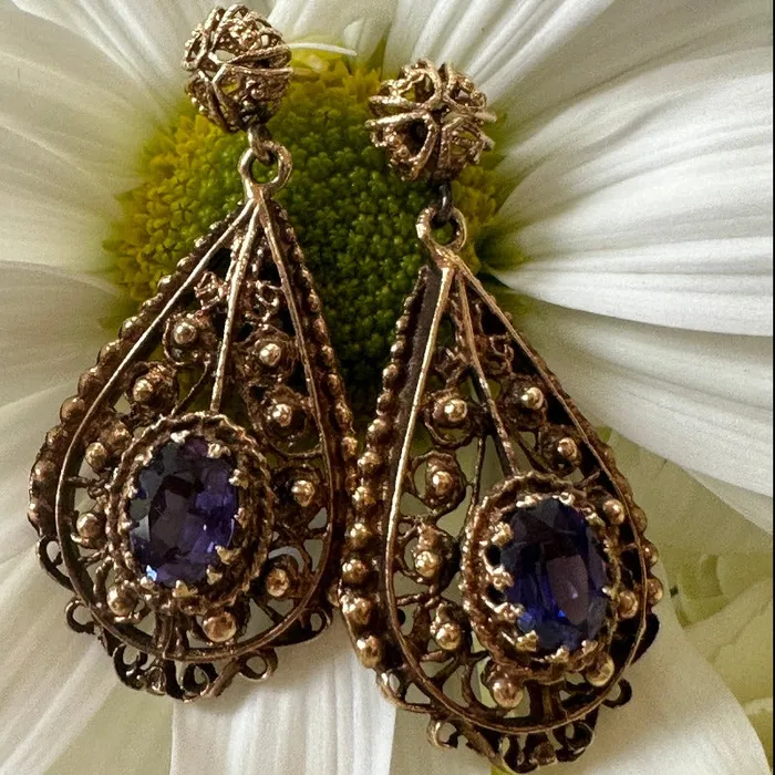 ONeills Estate Jewelry 14 K Yellow Gold Dangle Style Earrings with 2 Oval Sapphires 21000335 Earrings ONeills Estate Jewelry 14 K Yellow Gold Dangle Style Earrings with 2 Oval Sapphires 21000335 Earrings