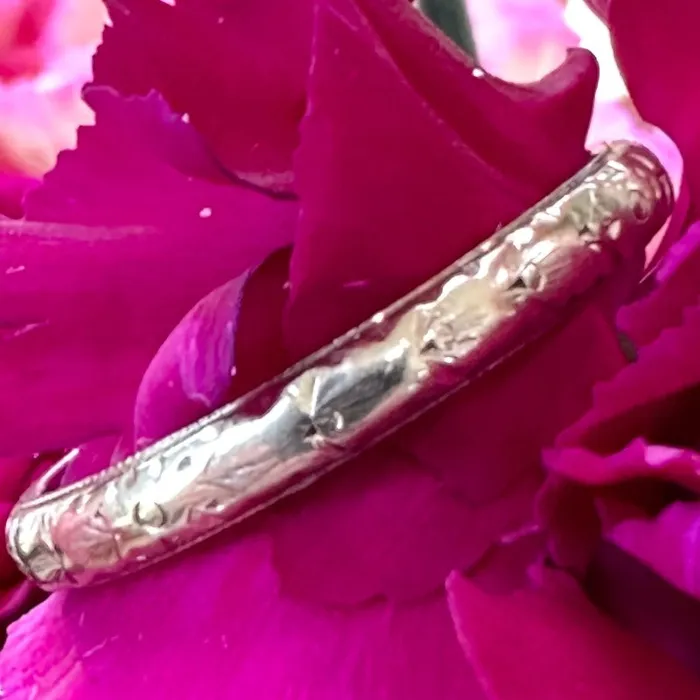 ONeills Estate Jewelry 18 Karat White Gold Wedding Band 40000212 Rings